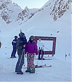 Filename=emmawatsondaily_skiingfrance24_281629.jpg
Filesize=2126KiB
Dimensions=2333x3500
Date added=Apr 03, 2025 emmawatsondaily_skiingfrance24_281629.jpg